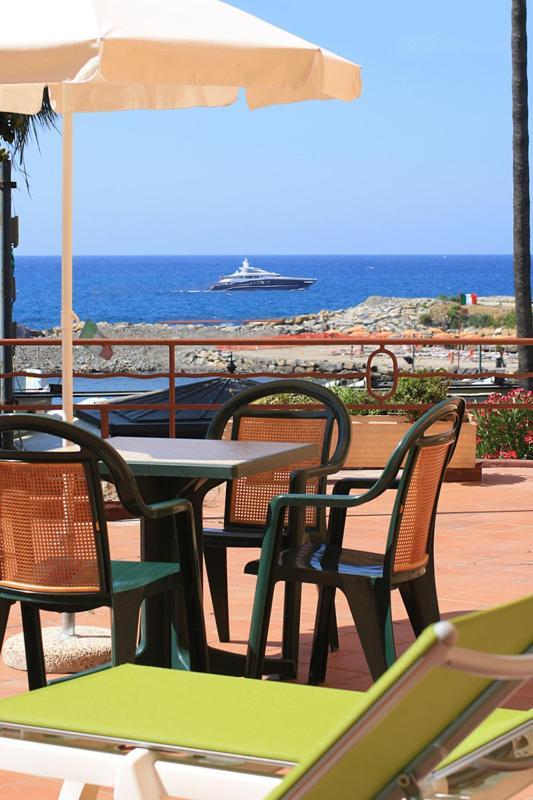 Hotel Kristina Imperia Bagian luar foto